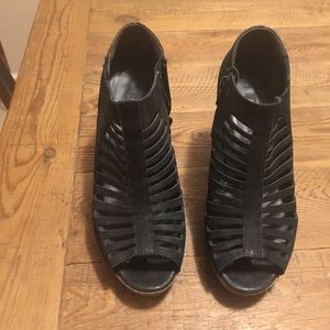 Paul Green cage platform sandals US Sz7.5